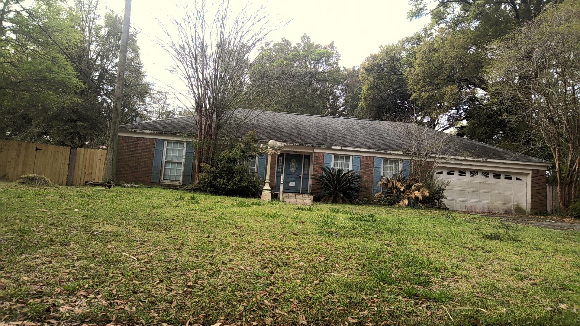 Single family at 1076 CANDLEWOOD CIR, Escambia County FL — foreclosure auction