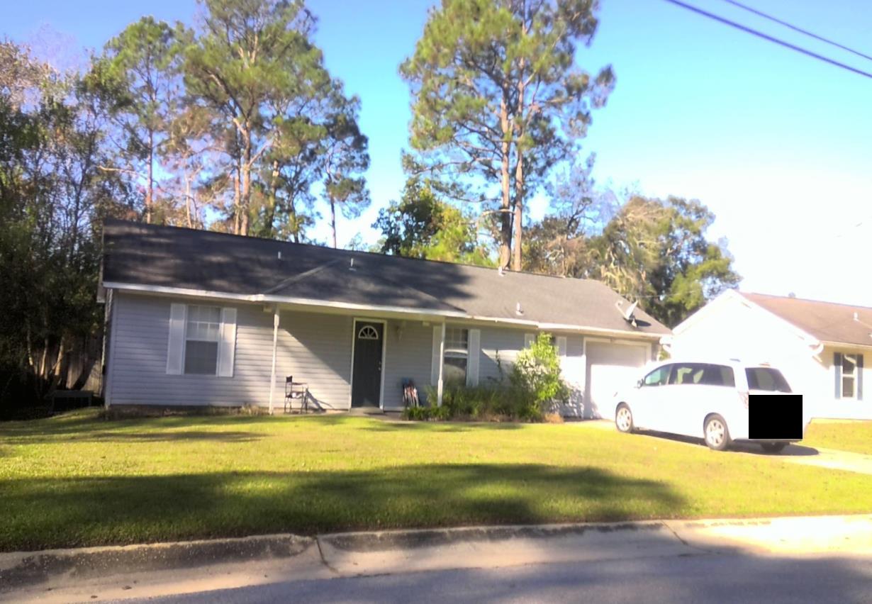 Single family at 8617 BLUE JAY WAY, Pensacola FL — foreclosure auction