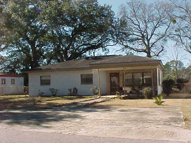 Single family at 9 MISSISSIPPI CIR, Escambia County FL — foreclosure auction