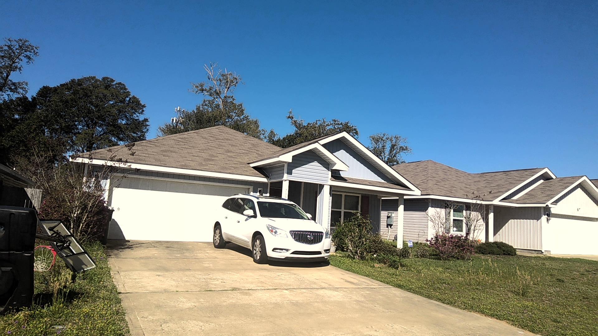 Single family at 7323 SINGLE TRACE, Escambia County FL — foreclosure auction