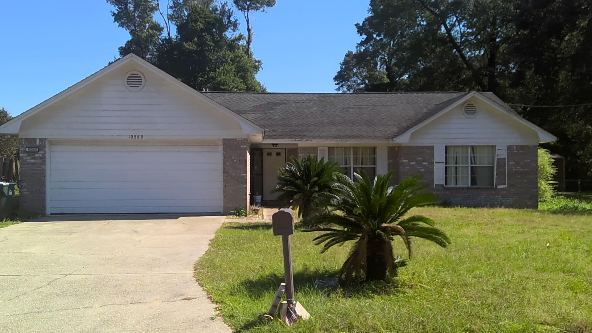 Single family at 10560 TARA DAWN CIR, Escambia County FL — foreclosure auction