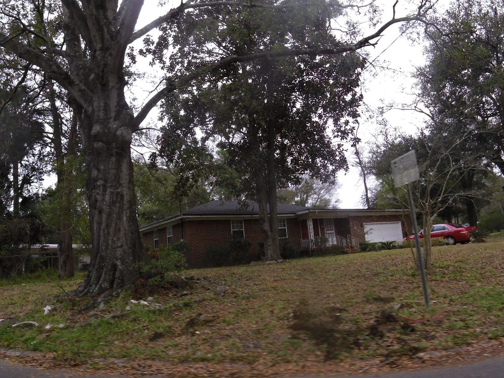 Street-level photo near 5641 N SUNNY ACRES DR