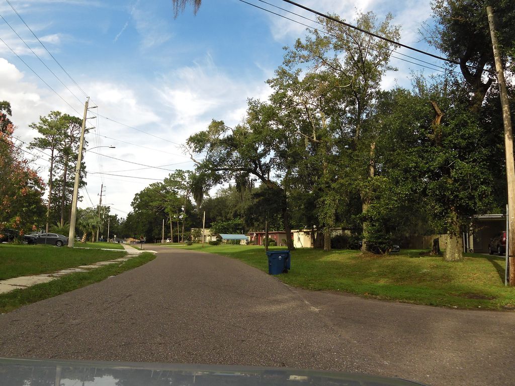 Street-level photo near 10562 RUTGERS RD