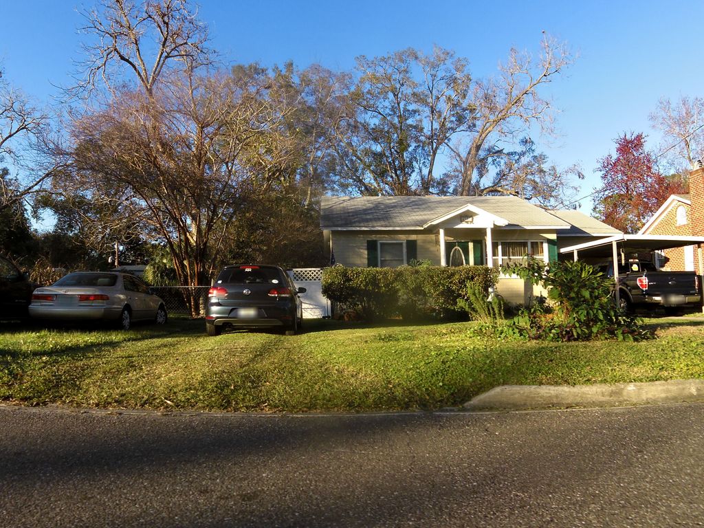 Street-level photo near 4763 SAPPHO AVE