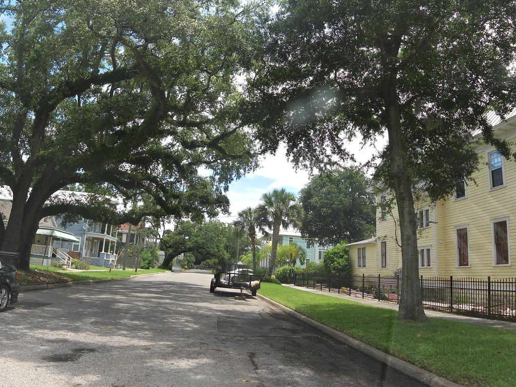 Street-level photo near 1734 WALNUT ST