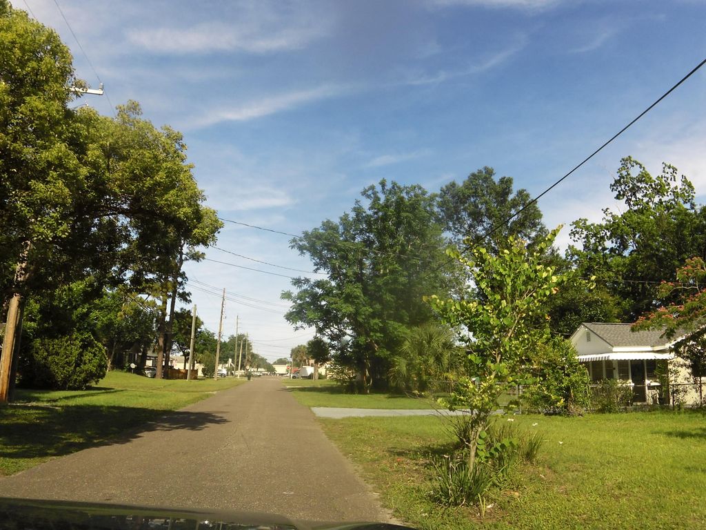 Street-level photo near 4565 APPLETON AVE