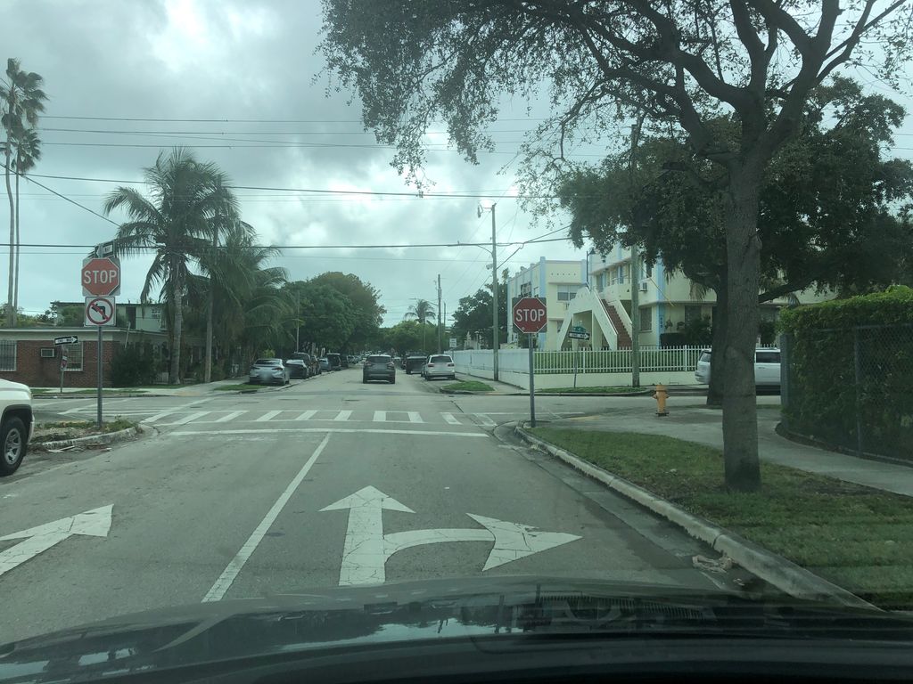 Street-level photo near 606 SW 3 ST
