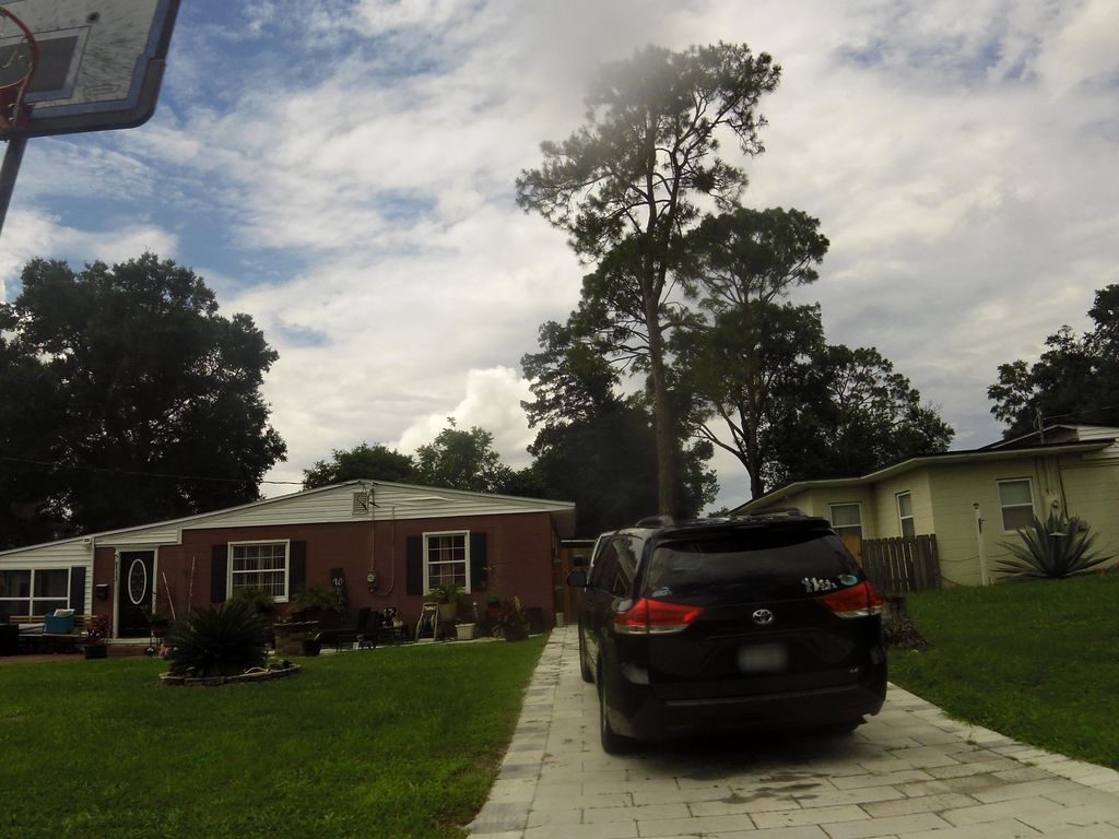 Street-level photo near 9813 BUNCOME RD