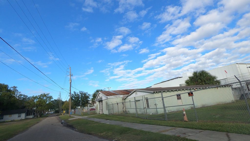 Street-level photo near 936 VIRGINIA ST # 108