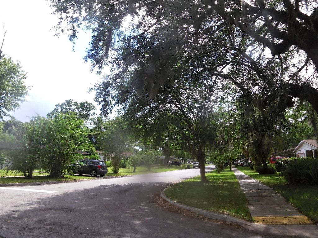 Street-level photo near 5315 N ROBERT SCOTT DR