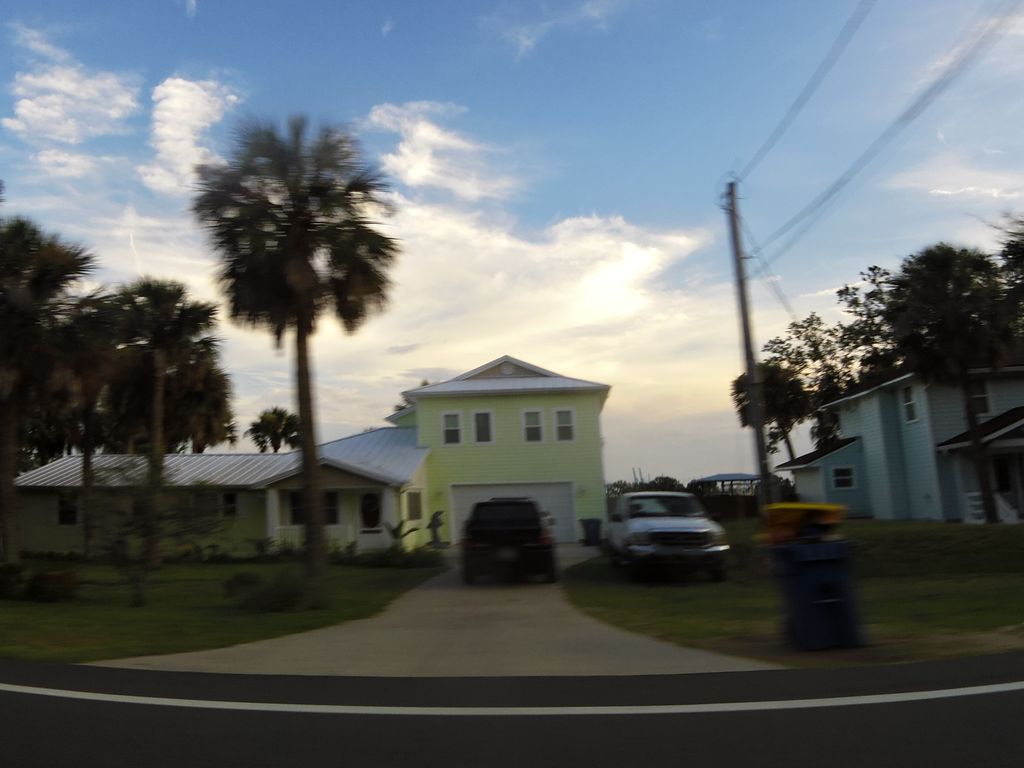 Street-level photo near 5764 HECKSCHER DR
