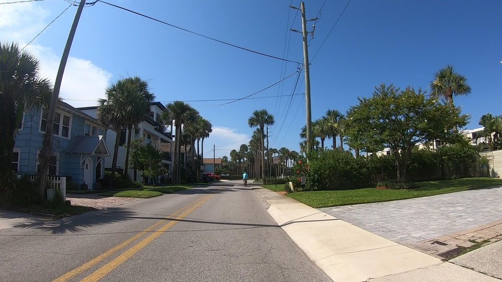Street-level photo near 901 OCEAN BLVD 37