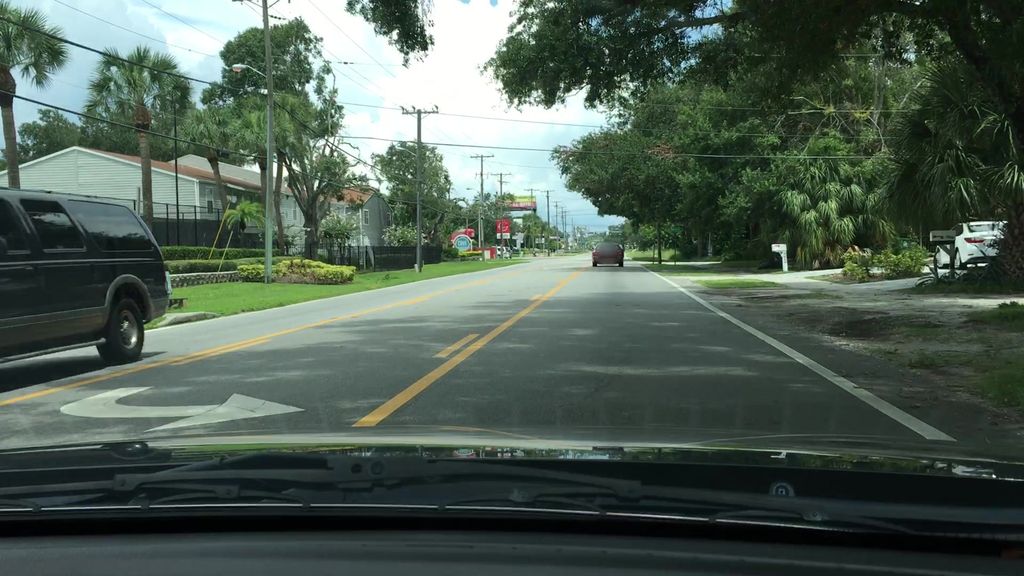 Street-level photo near 4003 S WEST SHORE BLVD