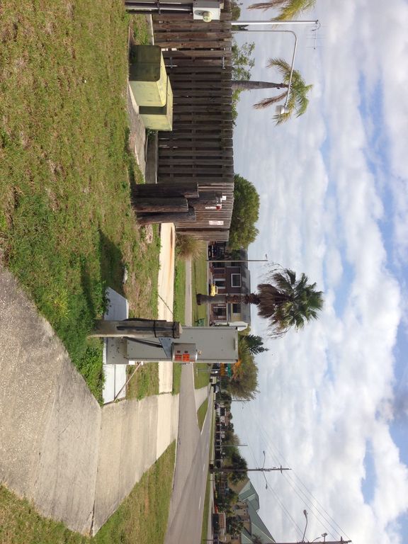 Street-level photo near 1028 APOLLO BEACH BLVD 111