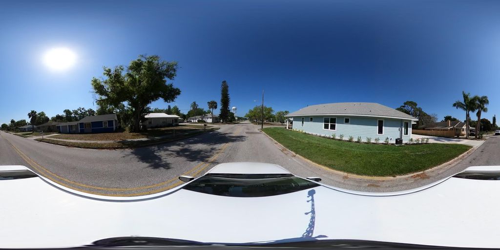 Street-level photo near 1711 17TH ST W