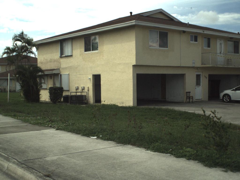 Street-level photo near 208 E TIFFANY DR 4