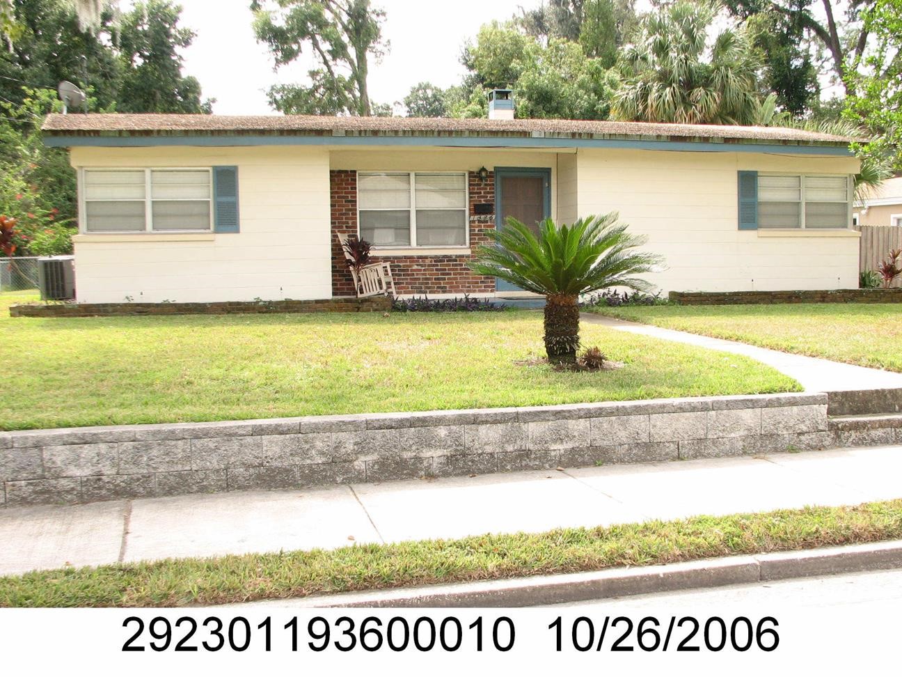 3-bed single family at 1326 E ESTHER ST, Orange County FL — foreclosure auction
