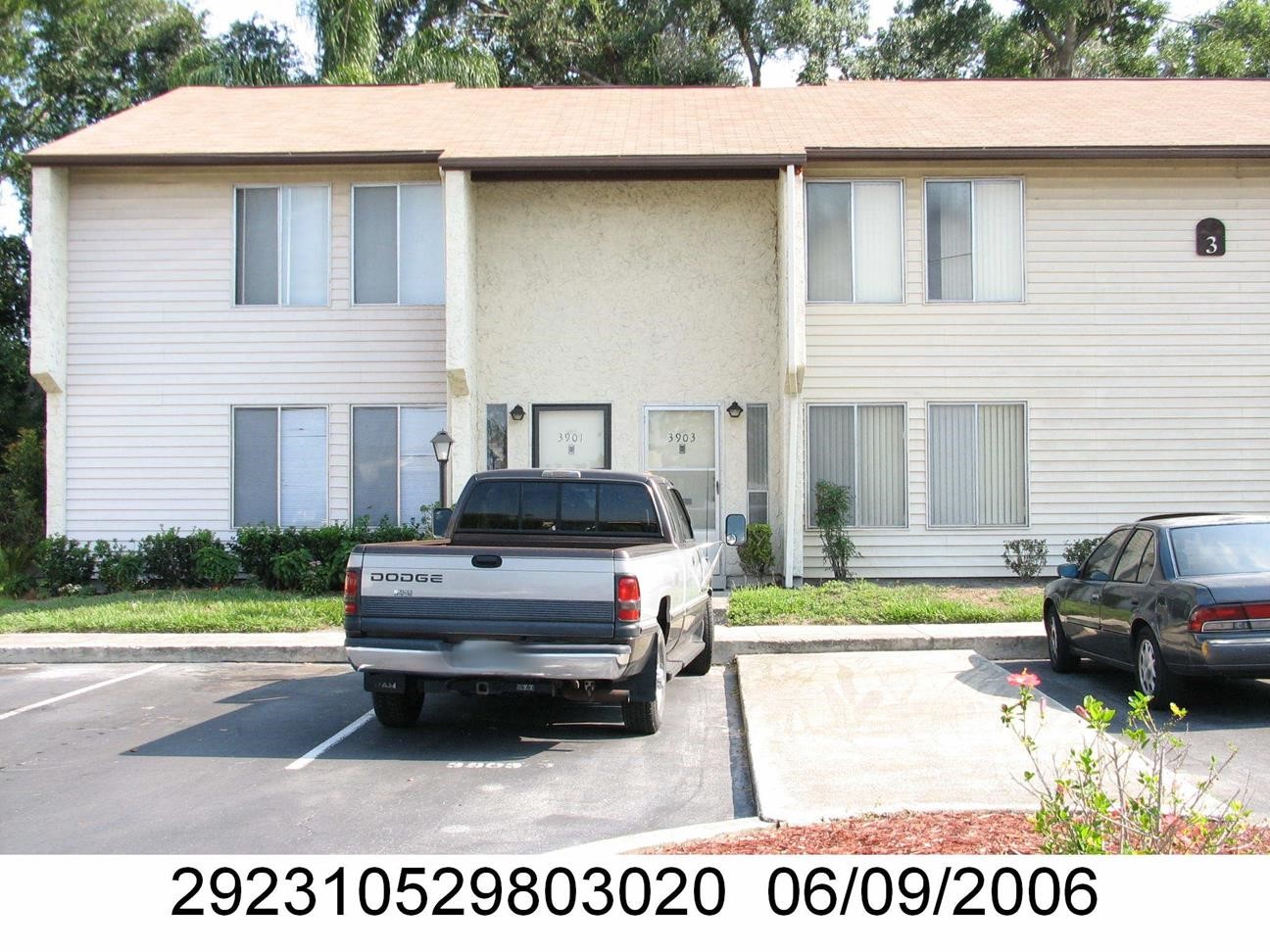 3-bed single family at 3903 CORONATION CT UNIT 302, Orange County FL — foreclosure auction