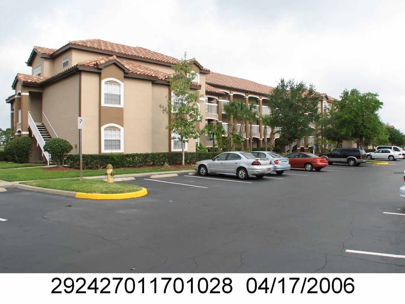 2-bed single family at 13905 FAIRWAY ISLAND DR UNIT 1, Orange County FL — foreclosure auction