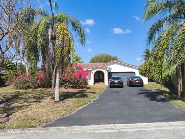 4-bed single family at 4320 NW 107 AVENUE, Coral Springs FL — foreclosure auction