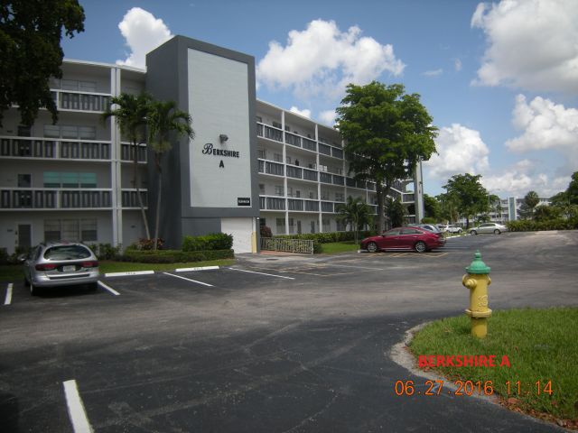 1-bed single family at 1007 BERKSHIRE A, Deerfield Beach FL — foreclosure auction