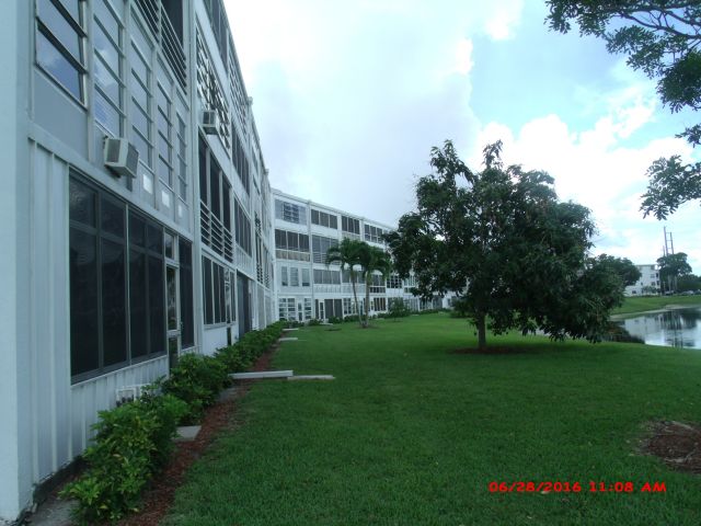 1-bed single family at 1087 HARWOOD F, Deerfield Beach FL — foreclosure auction