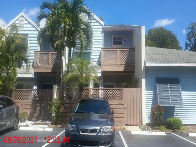 2-bed single family at 203 E HEMINGWAY CIRCLE, Margate FL — foreclosure auction