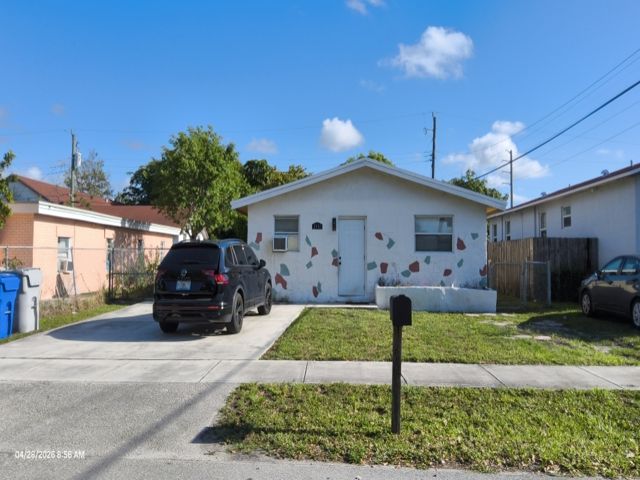 3-bed single family at 2111 NW 4 STREET, Pompano Beach FL — foreclosure auction
