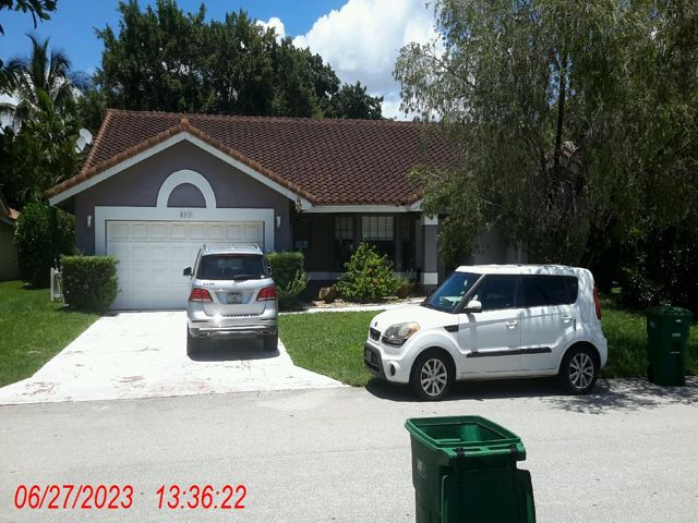 3-bed single family at 8631 NW 80 STREET, Tamarac FL — foreclosure auction