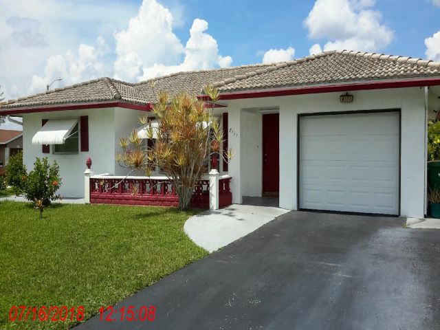 2-bed single family at 8111 NW 92 AVENUE, Tamarac FL — foreclosure auction
