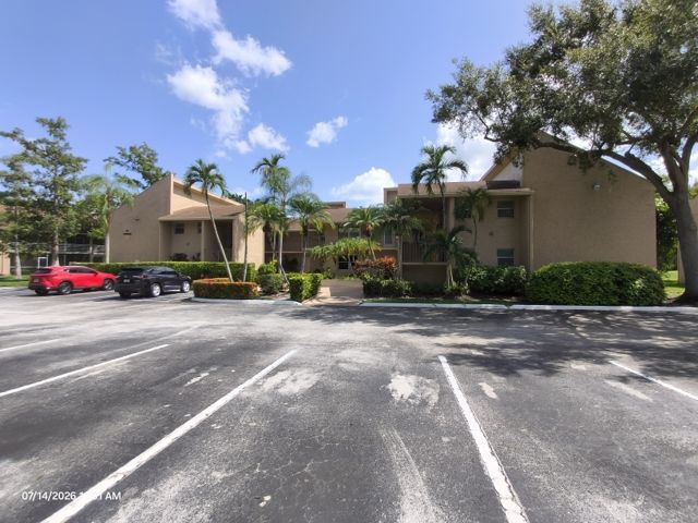 3-bed single family at 7582 NW 86 TERRACE #204, Tamarac FL — foreclosure auction
