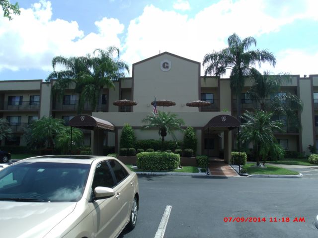 2-bed single family at 10710 W CLAIRMONT CIRCLE #108, Tamarac FL — foreclosure auction