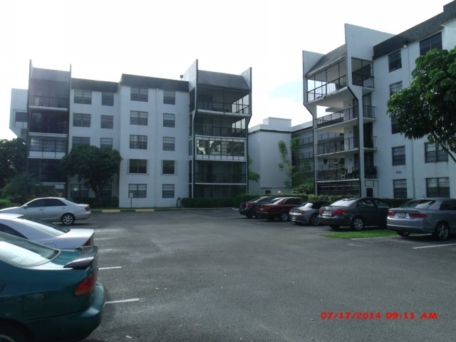 2-bed single family at 6193 ROCK ISLAND ROAD #204, Tamarac FL — foreclosure auction