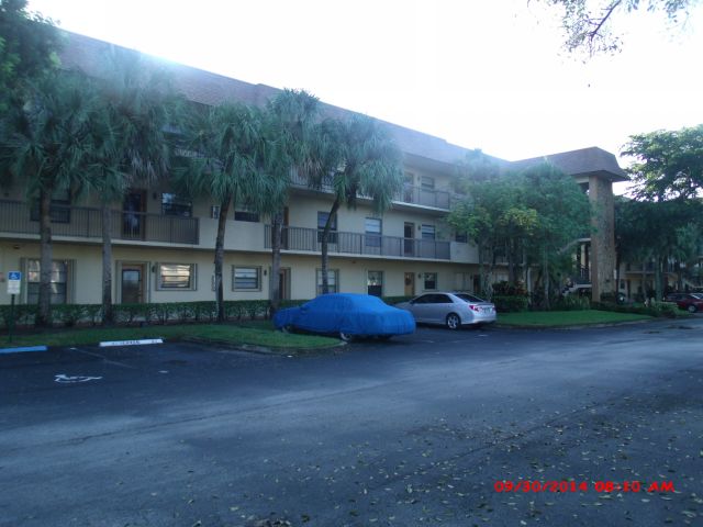 2-bed single family at 6090 N SABAL PALM BOULEVARD #208, Tamarac FL — foreclosure auction