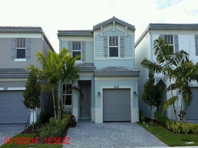 3-bed single family at 4709 NW 48 TERRACE, Tamarac FL — foreclosure auction