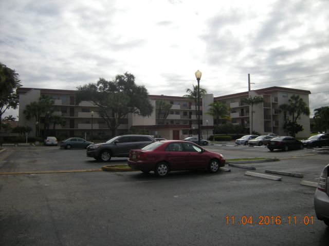 2-bed single family at 3120 N PINE ISLAND ROAD #203, Sunrise FL — foreclosure auction