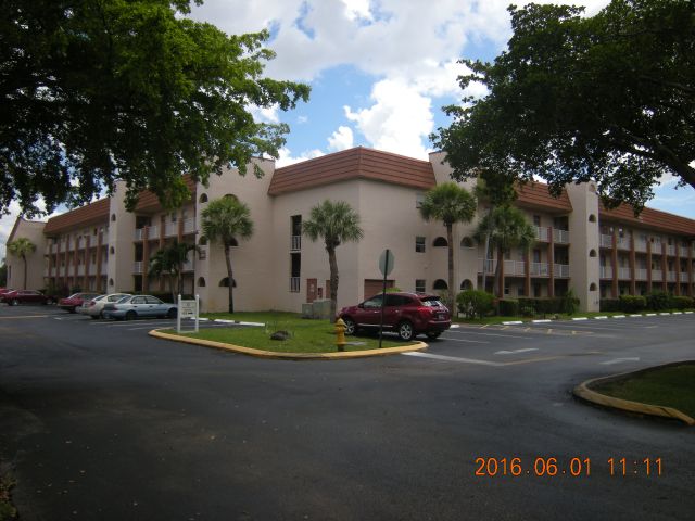 1-bed single family at 2800 N PINE ISLAND ROAD #208, Sunrise FL — foreclosure auction