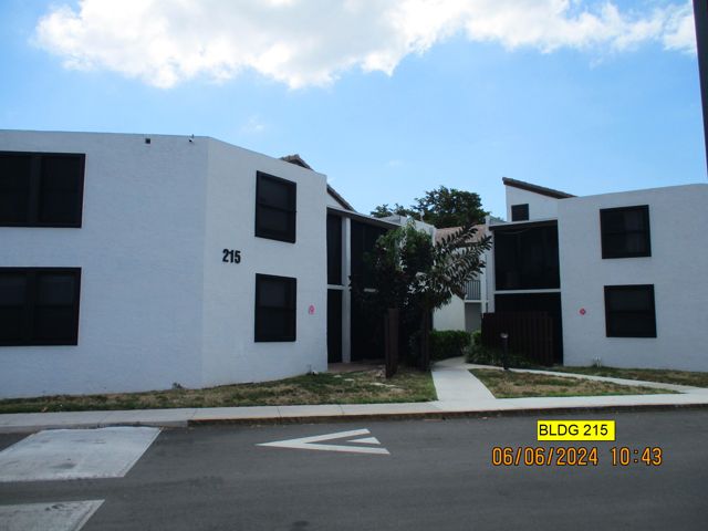 2-bed single family at 215 LAKE POINTE DRIVE #111, Oakland Park FL — foreclosure auction