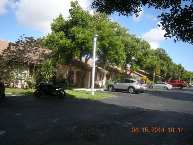 2-bed single family at 3028 S OAKLAND FOREST DRIVE #3205, Oakland Park FL — foreclosure auction
