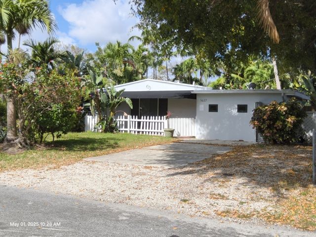 3-bed single family at 1637 N VICTORIA PARK ROAD, Fort Lauderdale FL — foreclosure auction