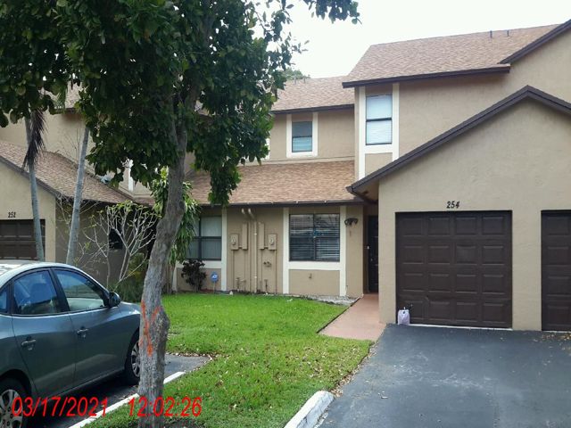 3-bed single family at 254 LAKESIDE CIRCLE, Sunrise FL — foreclosure auction
