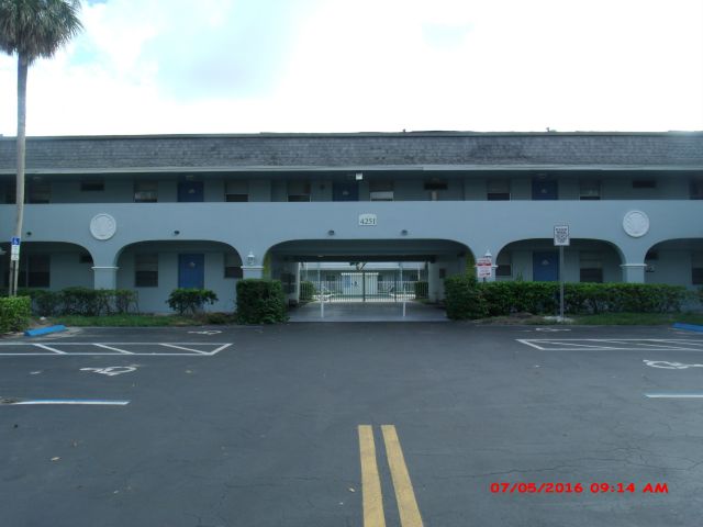 2-bed single family at 4271 NW 5 STREET #128, Plantation FL — foreclosure auction