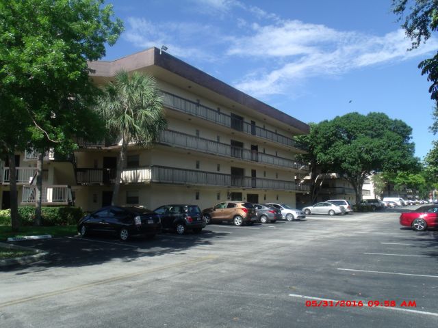 2-bed single family at 6555 W BROWARD BOULEVARD #405, Plantation FL — foreclosure auction