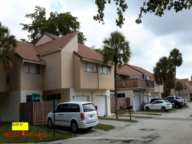 4-bed single family at 8253 NW 8 PLACE #2, Plantation FL — foreclosure auction