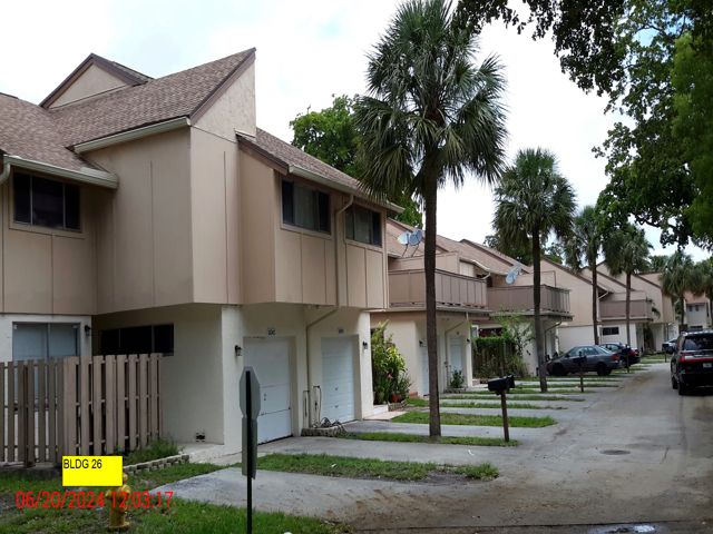 3-bed single family at 8239 NW 8 STREET #3, Plantation FL — foreclosure auction