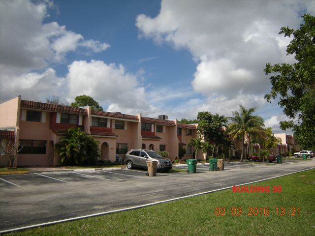 3-bed single family at 41 TOLEDO COURT #2-30, Davie FL — foreclosure auction