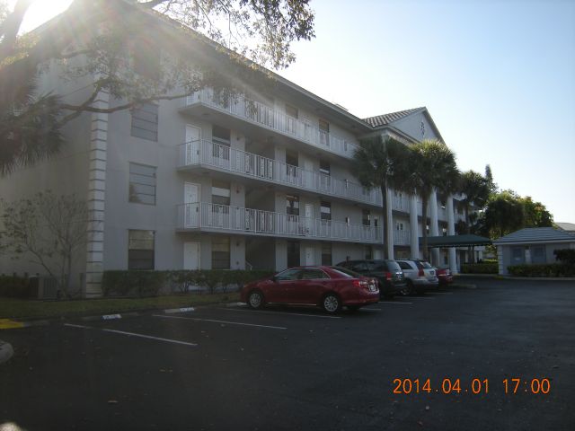 2-bed single family at 1528 WHITEHALL DRIVE #103, Davie FL — foreclosure auction