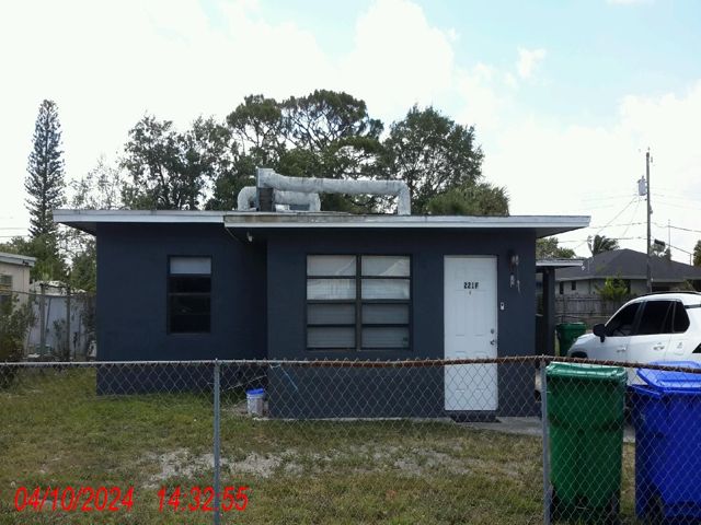 3-bed single family at 221 NW 28 AVENUE, Broward County FL — foreclosure auction