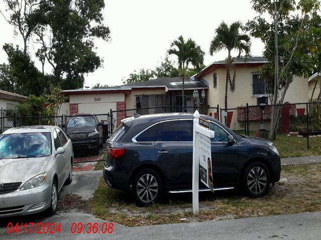 3-bed single family at 580 E CAMPUS CIRCLE, Fort Lauderdale FL — foreclosure auction