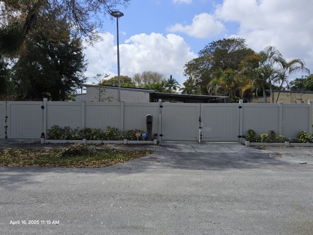 3-bed single family at 3308 SW 15 STREET, Fort Lauderdale FL — foreclosure auction